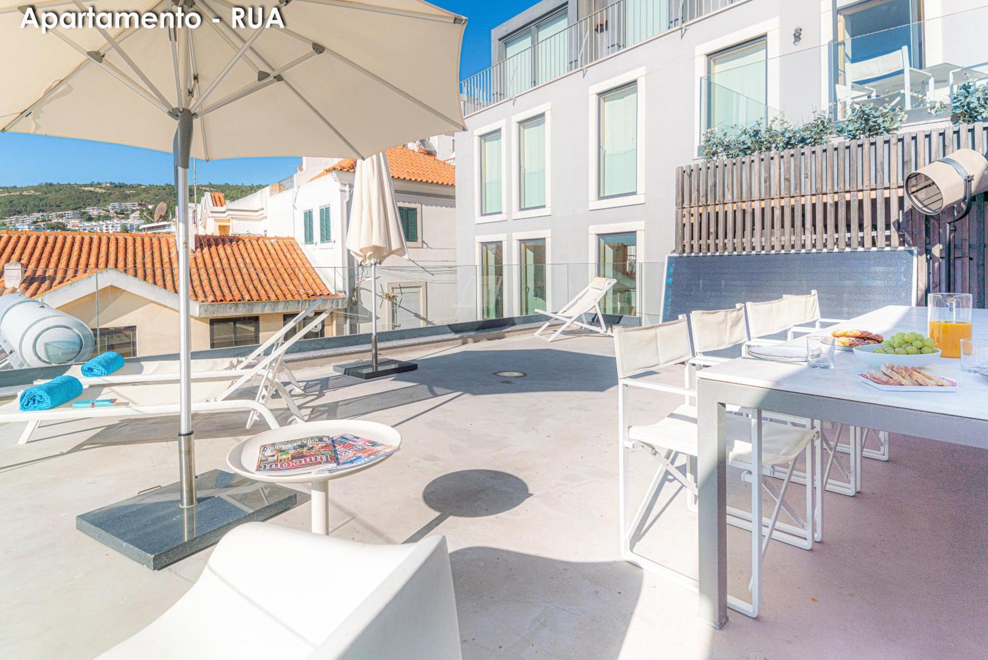 Season Apartment