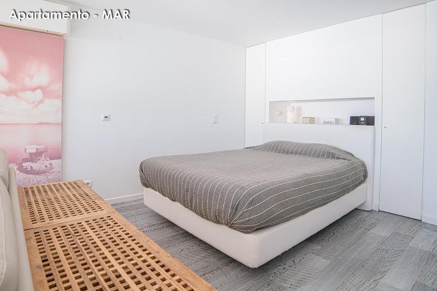 Season Apartment *